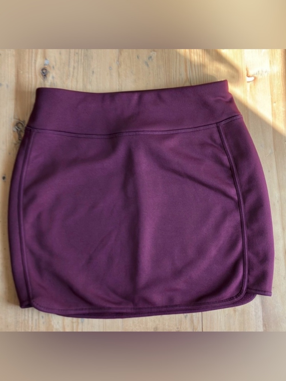 Athleta S Wicking Wander Fleece Lined Tech Stretch Mini Skirt Maroon Wine